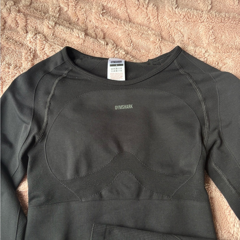 Gymshark Black Long Sleeve Crop-top